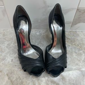 Guess black peel toe heels 4.5” heel size 7